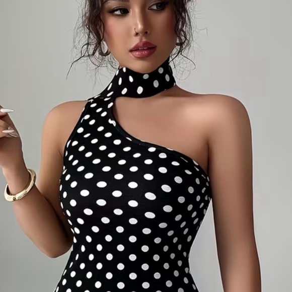 Tops - 🤩HOST PICK🤩European Black and White Polka Dot asymmetrical halterw/open back